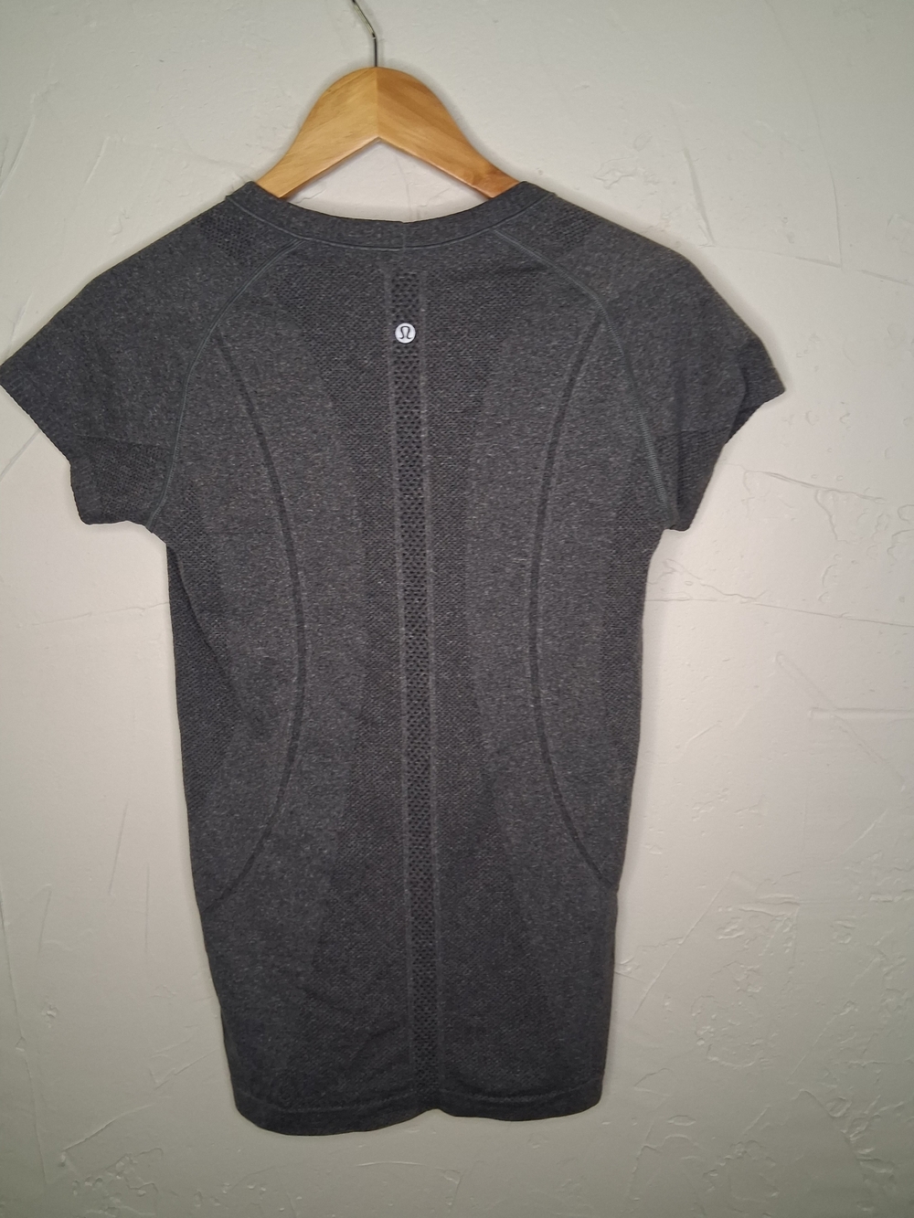 Lululemon Swiftly Tech Short Sleeve Shirt Gray Seamless Running Yoga Top Women's - Picture 2 of 7